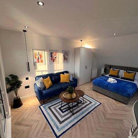 R5 - Luxury Private Ensuite Self-Contained Room - Newly Renovated Halesowen Exteriör bild