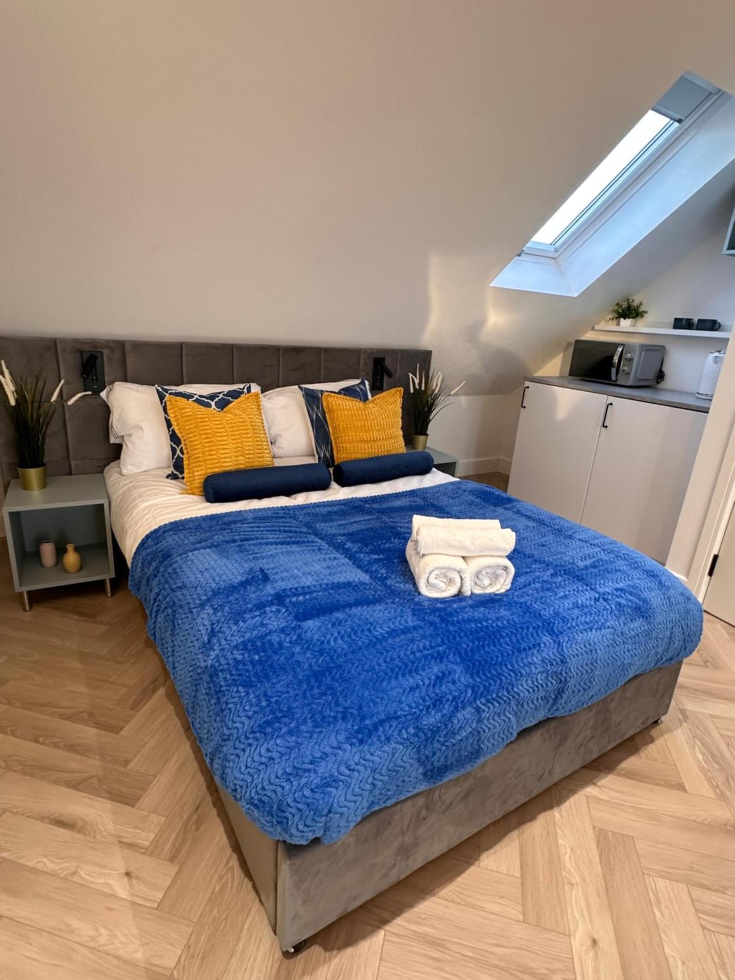 R5 - Luxury Private Ensuite Self-Contained Room - Newly Renovated Halesowen Exteriör bild